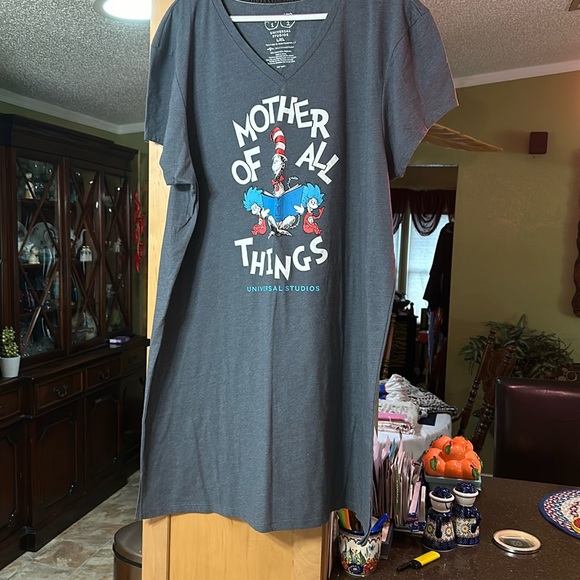 Universal studios night gown new with tag - Picture 1 of 3